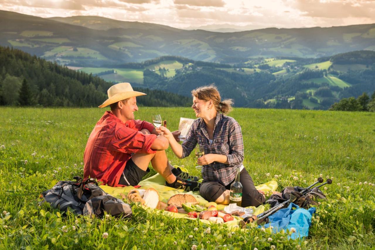 Gasthof Pension Orthofer Sankt Jakob im Walde Ngoại thất bức ảnh
